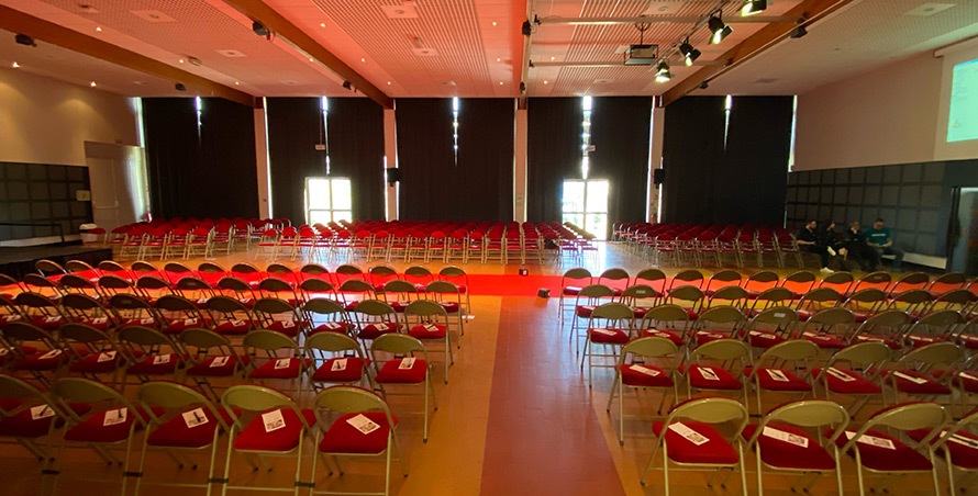 Palais-des-congre-arles-salle-VanGoh-salle