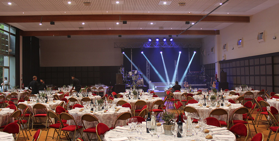 Palais-des-congre-arles-salle-VanGoh-soiree