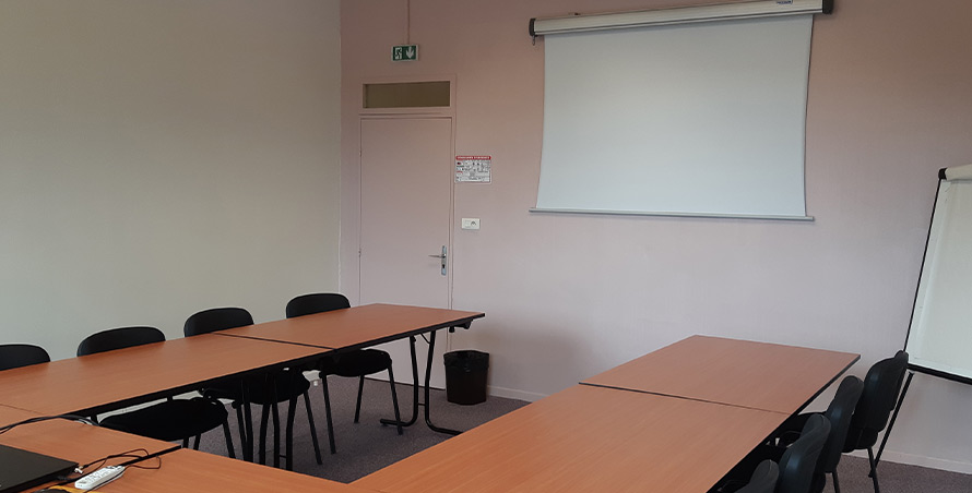 palais-des-congre-arles-salle-alpilles